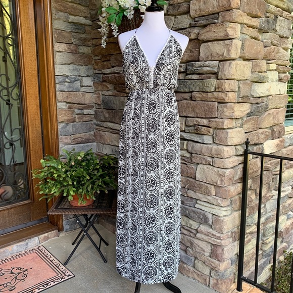 Dresses & Skirts - Maxi Dress